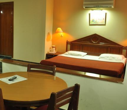Hotel Chandan Gandhidham Exterior photo